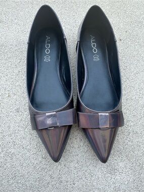 ALDO Iridescent Pointed-Toe Flats with Bow - Purple Sheen like new in box!!